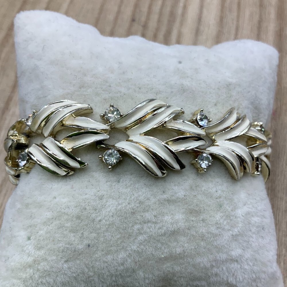 Coro Vintage Rhinestone Gold Tone Beige Etched Leaf Bracelet
